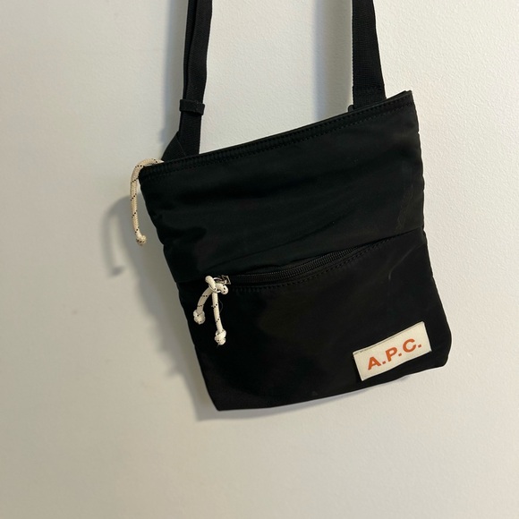 A.P.C. PROTECTION SACOCHE BAG - Picture 2 of 3